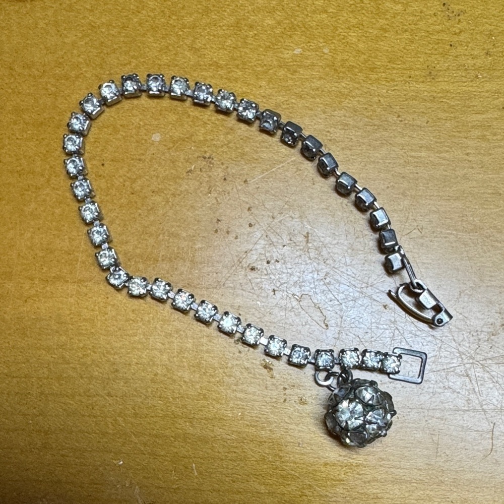 Elegant Rhiestone Bracelet with Crystal Charm